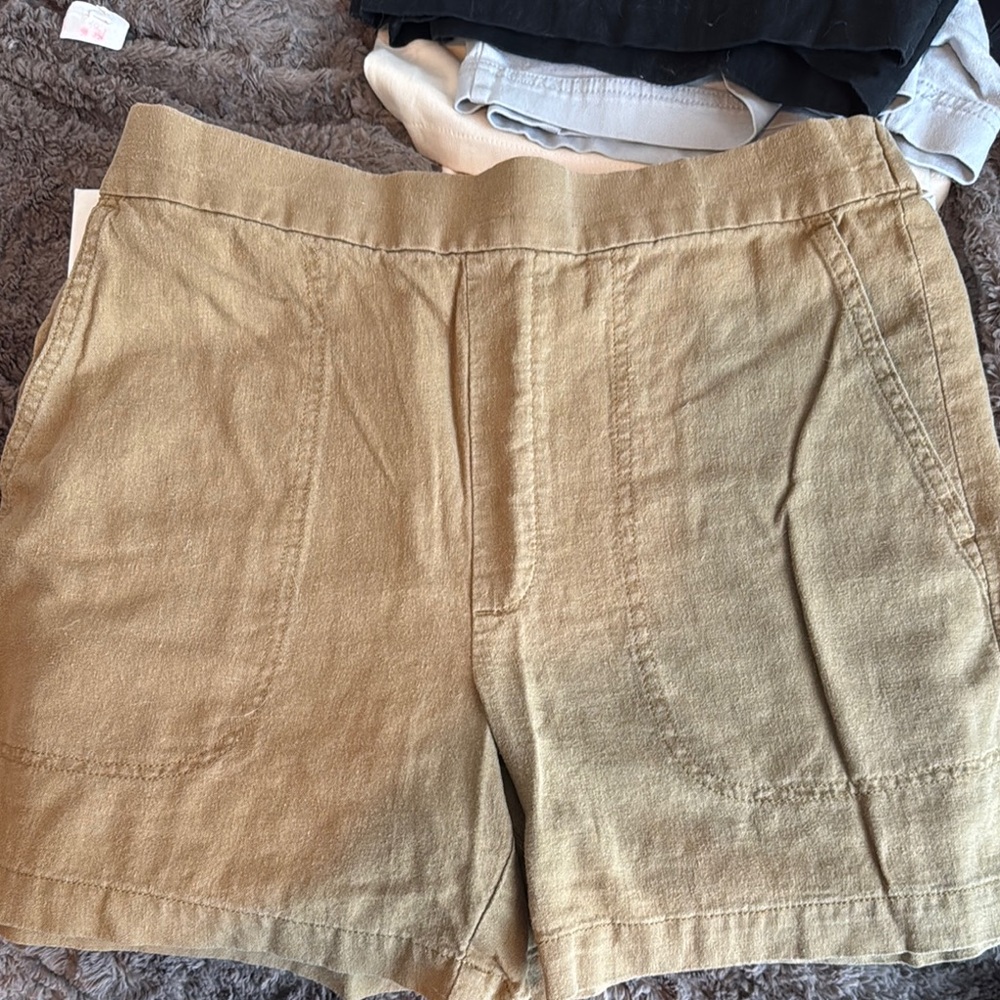 Banana Republic Tan Cargo Shorts Classic Style